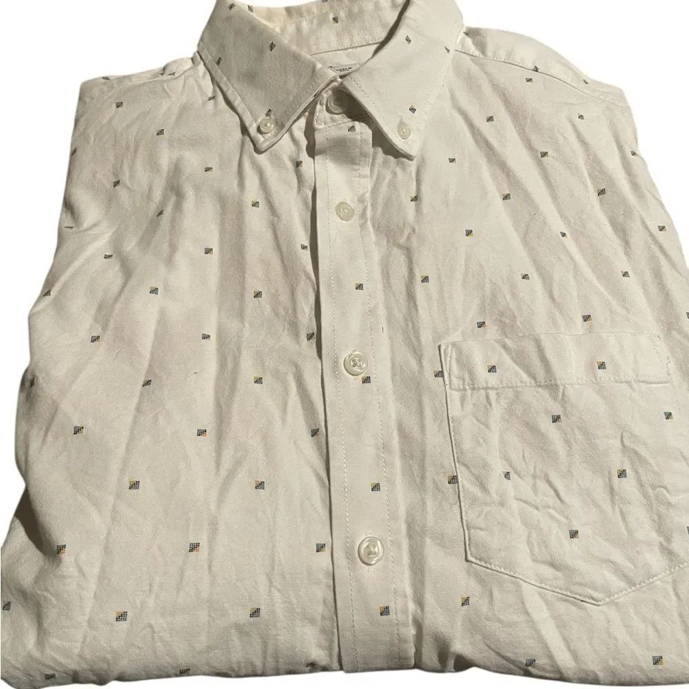 Old Navy white Button-Down Shirt with Tiny Blue & Yellow Dots like new size med